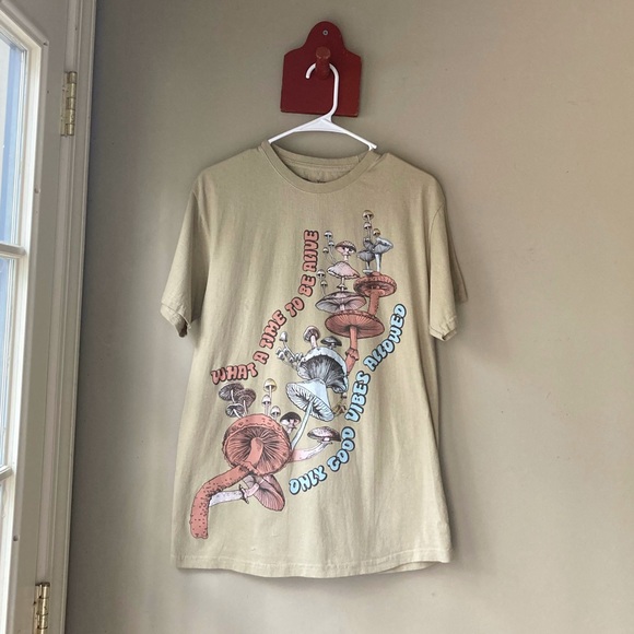 Tree Hugger 100% Cotton Mushroom Good Vibes Graphic Tee M - Picture 7 of 7